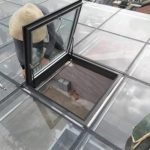 Aanpasbare dakramen met dubbele beglazing voor dakisolatie, koudebescherming en warmtebehoud - ideaal voor schuine en platte daken (81 x 102 cm)
